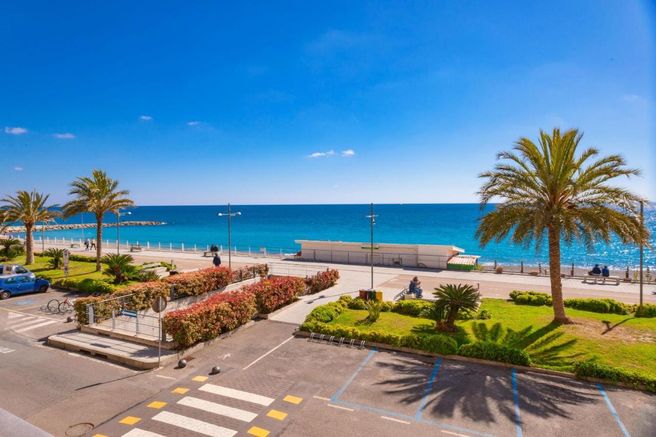 Appartamento Fronte Mare A Ospedaletti By Wonderful Italy エクステリア 写真
